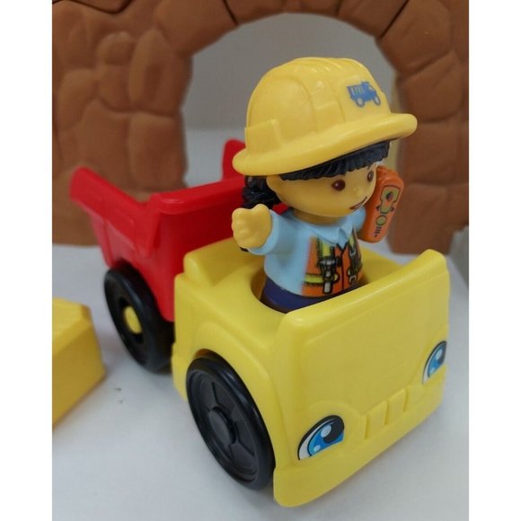Fisher Price Little People Work Together Construction Set - Picture 3 of 9